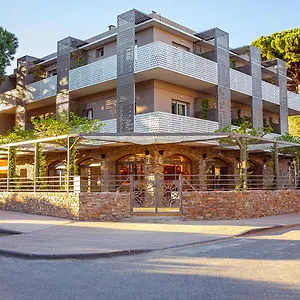 La Menado Hotel